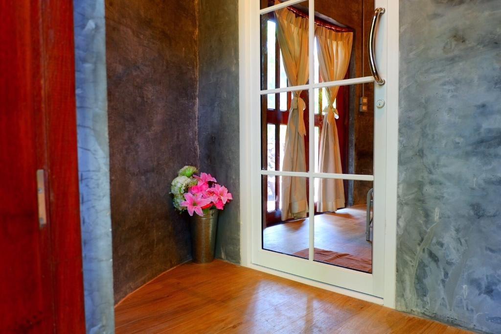 Hy Resort Chonburi Zimmer foto